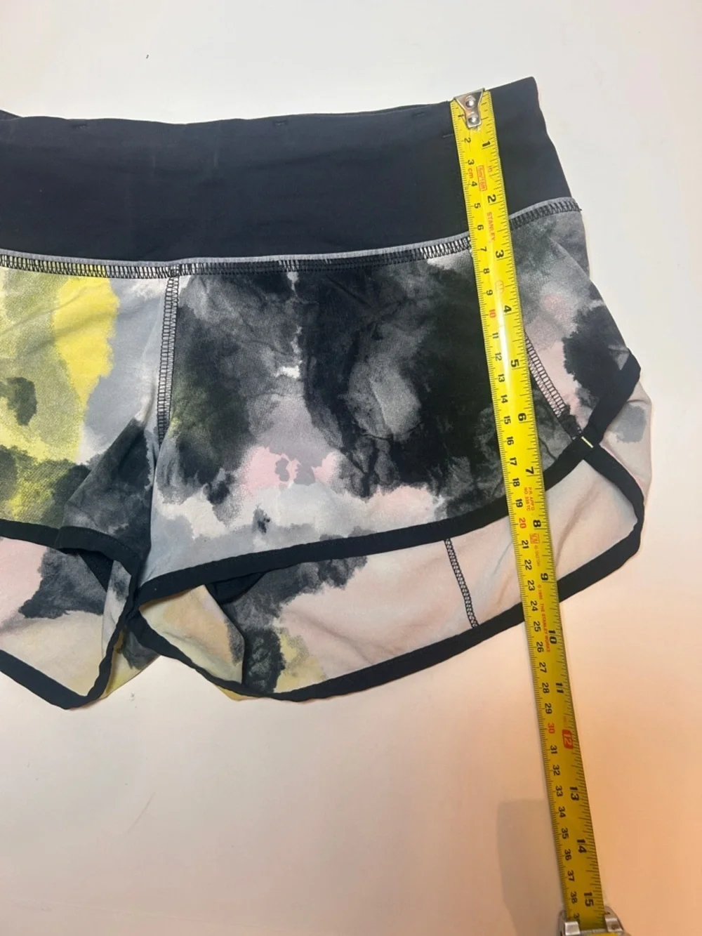 LULULEMON SPEED UP Womens 2 Citron Tinted Canvas Lined Athletic Running Shorts